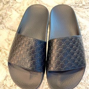 Gucci Microguccissima (leather) Slides